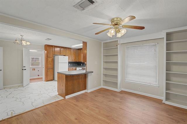 Building Photo - 8921 Sweetbriar Ln