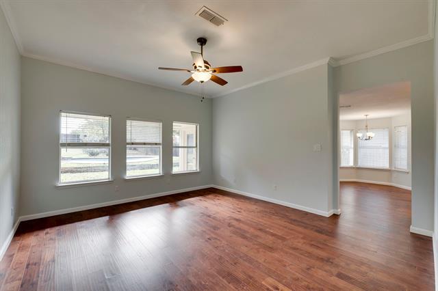 Building Photo - 1325 Lakeside Dr