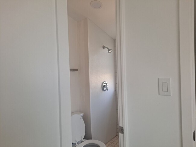 Building Photo - 401-405 Westbourne St