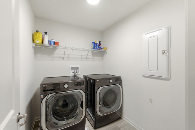 Building Photo - 8503 Rosehall Dr