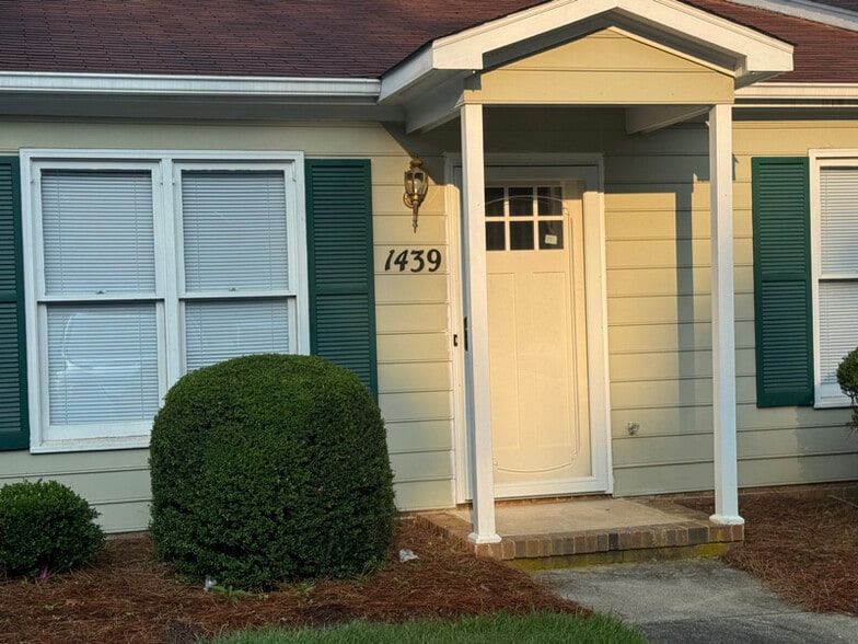 Primary Photo - 1439 Bailey Cir