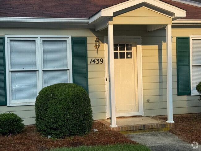 Building Photo - 1439 Bailey Cir