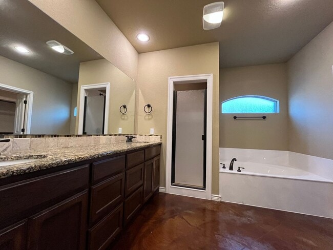 Building Photo - Available Now: 4 Bedroom Single Family Home:  Move in Special