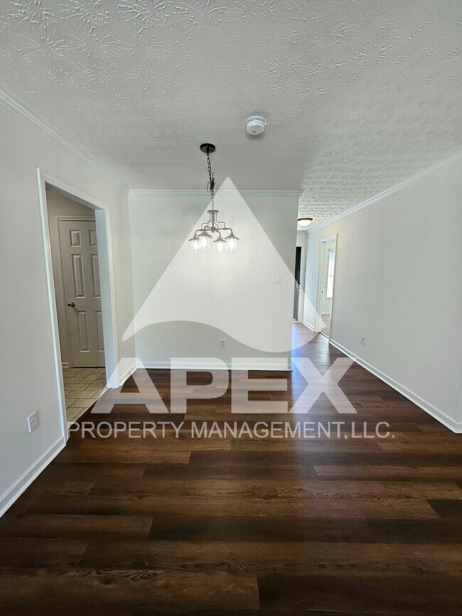 Building Photo - 8705 Trapper Ln