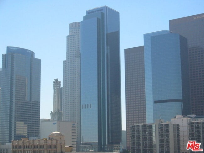 Building Photo - 108 W 2nd St