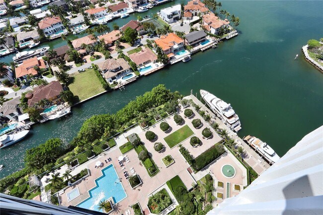 Building Photo - 1000 W Island Blvd