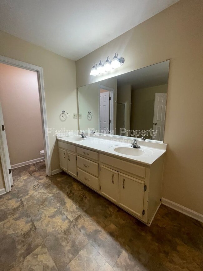 Building Photo - 3665 Orchard St