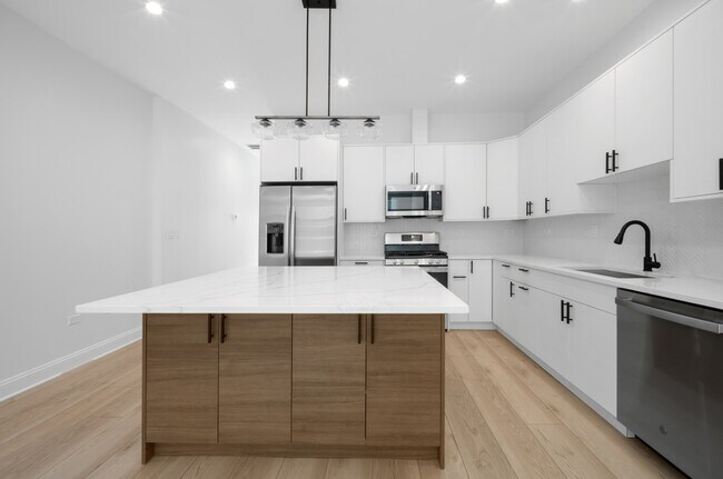 Building Photo - 70 E Pershing Rd