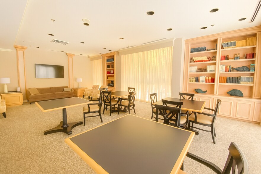 Building Photo - 4808 Moorland Ln