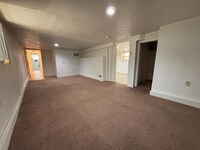 Building Photo - 1110 E 200 S