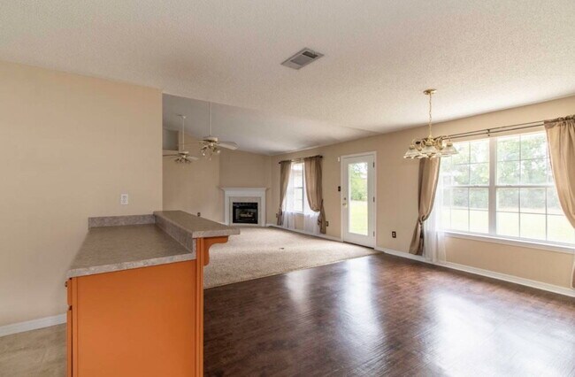 Building Photo - 3514 Farrington Ct