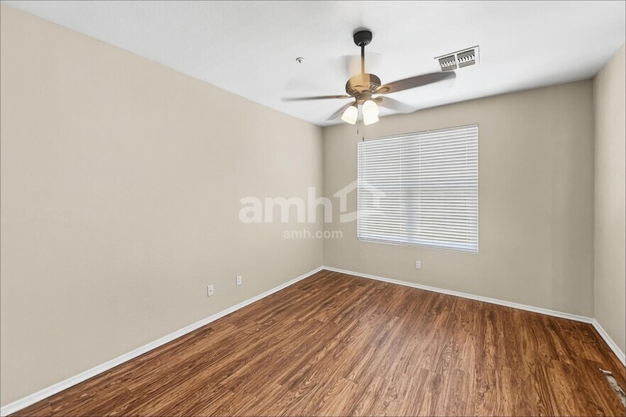 Building Photo - 894 S Annie Ln