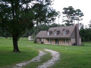 Building Photo - ***COMING SOON*** Country Setting No HOA