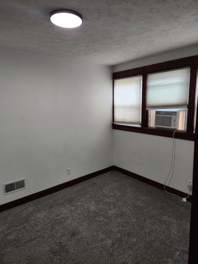 Building Photo - 524 N 50th St