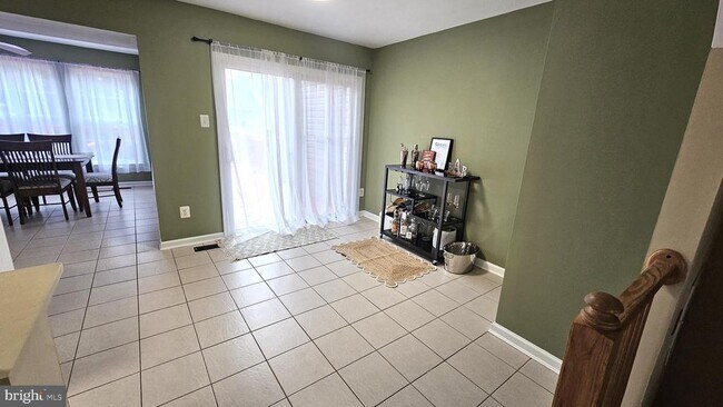 Building Photo - 213 Windsor Ct