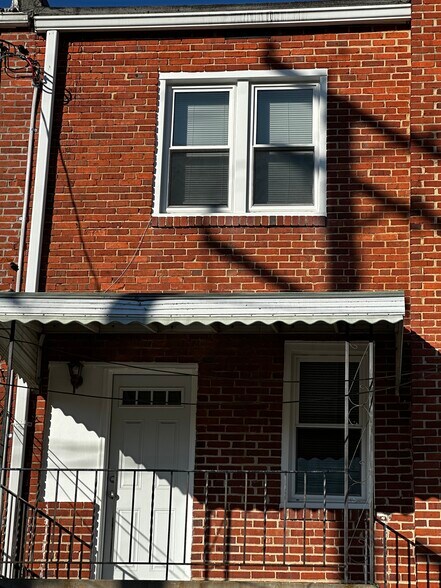 Building Photo - 2136 Parksley Ave