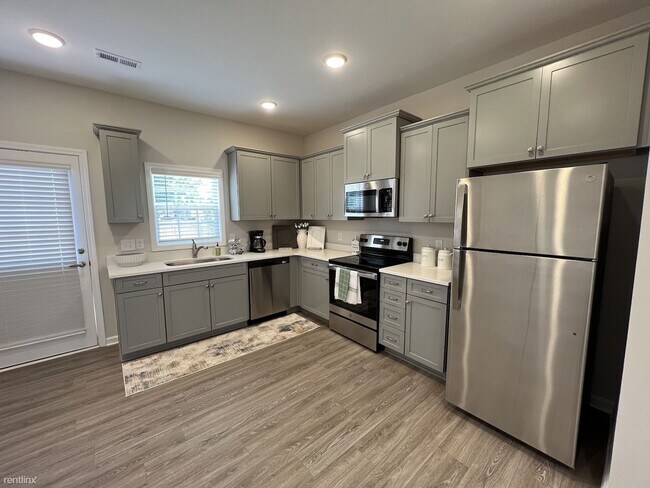 Building Photo - 2 br, 2.5 bath House - 3704 S Mebane St