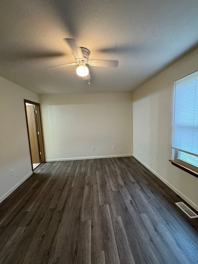 Building Photo - 1412-1414 Greensboro Dr.