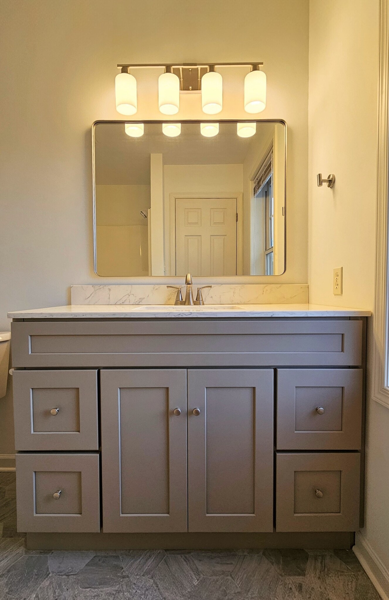 Building Photo - 107 Acorn Ln