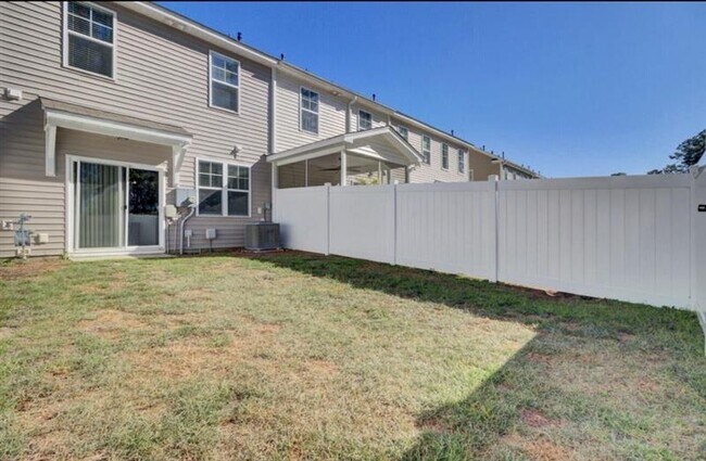 Building Photo - Meridian Cane Bay