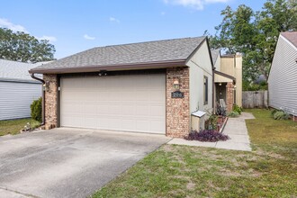 Building Photo - 206 Cedar Ridge Way