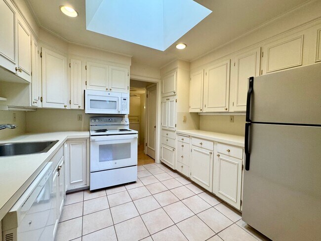 Building Photo - PATTERSON SAND POINT