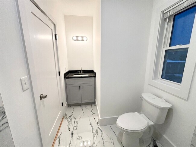 Building Photo - 134 Bow St