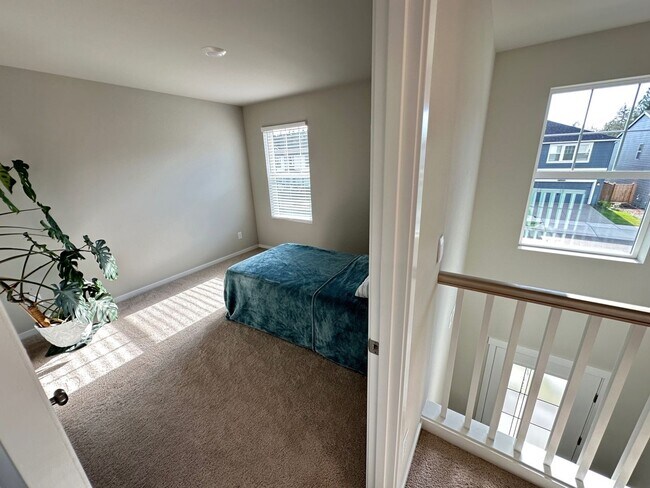Building Photo - RENTAL! Spacious 6-Bedroom Home Near JBLM – Built in 2025