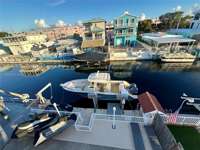 Building Photo - 1516 Aqueduct Ln