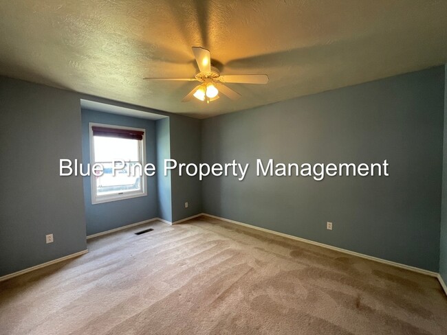 Building Photo - 810 Tennis Ct Dr