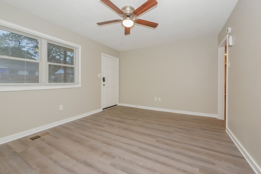 Building Photo - 341 Johns Rd