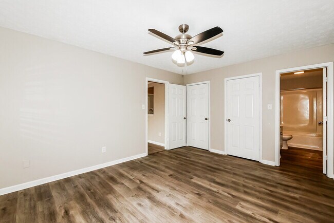 Building Photo - 6233 Carrie Cir