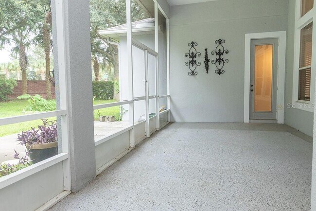 Building Photo - 421 Holly Fern Trl