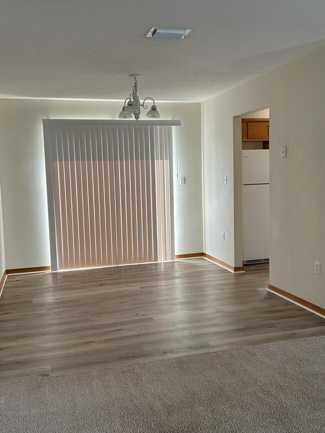 Building Photo - 836 Stonegate Ct