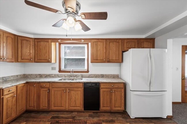 Building Photo - 3635 Poplar Ave