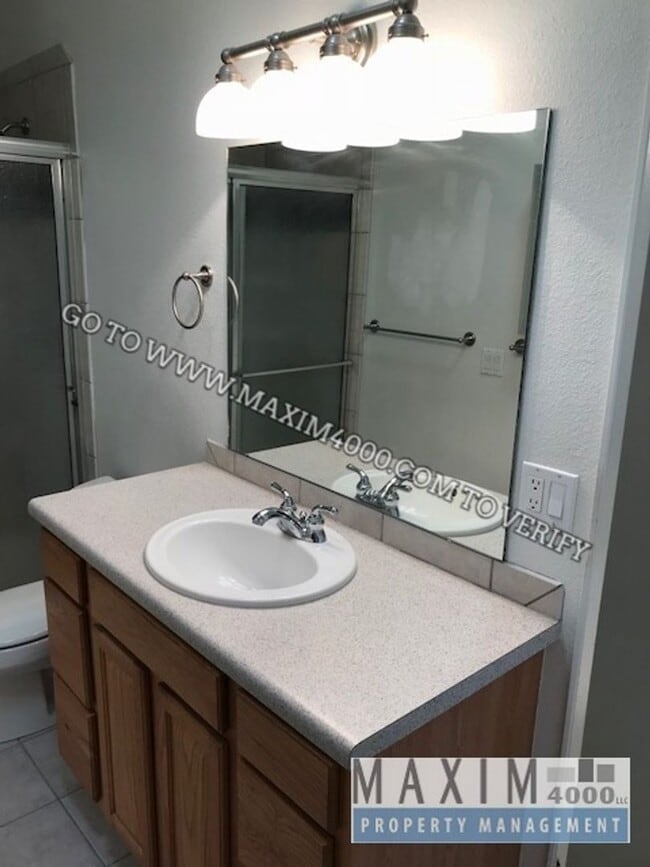 Building Photo - 565 1/2 GARDEN GROVE COURT - 2BED/2BATH