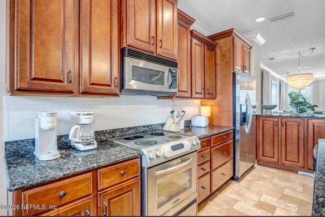 Building Photo - 905 2nd St N