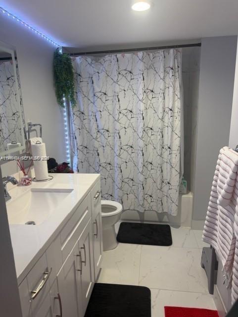 Building Photo - 4164 Inverrary Dr