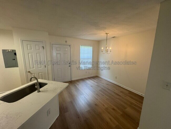 Building Photo - 1330 Labonte Pkwy