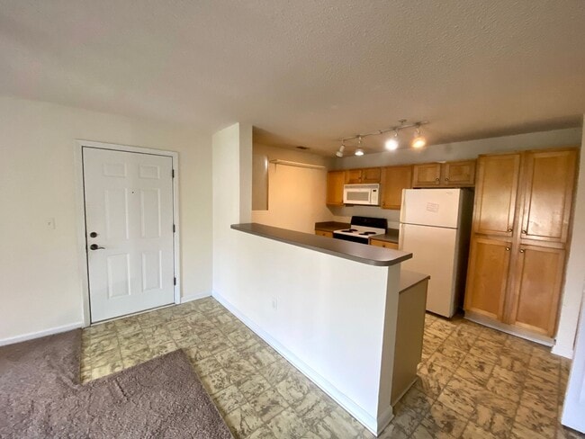 Building Photo - 1301 Harts Ridge Dr