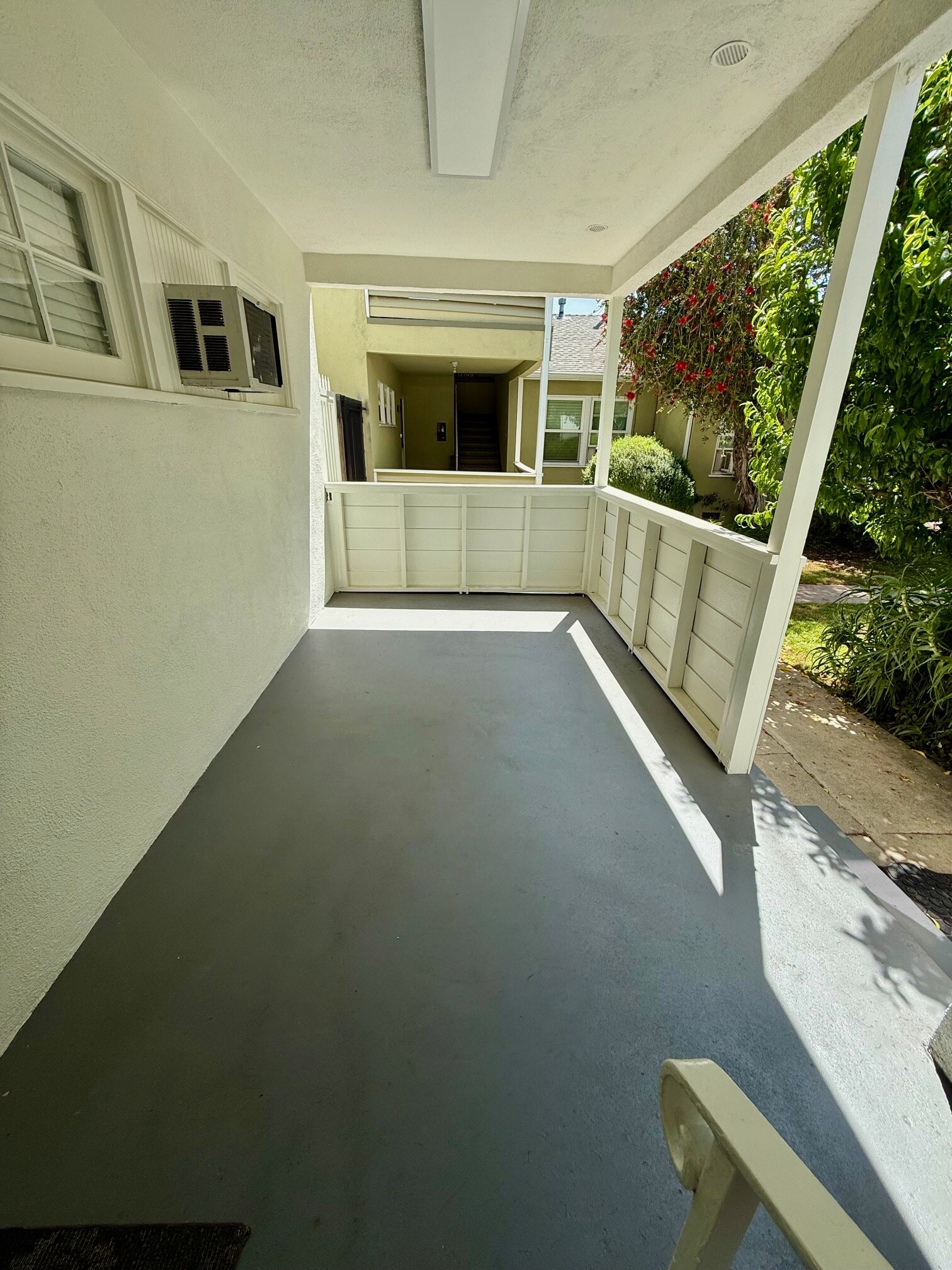 Building Photo - 12753 Oxnard St
