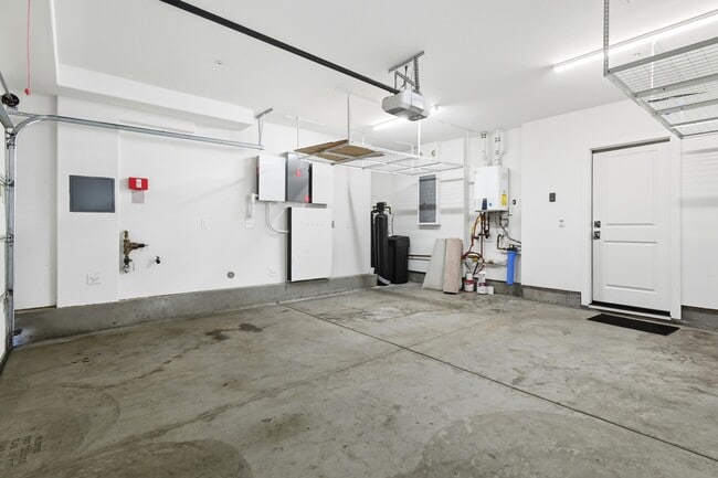 Building Photo - 39527 Stevenson Pl