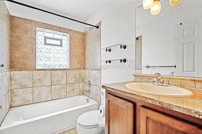 Building Photo - Mid-Century Style with Modern Comforts, Cl...