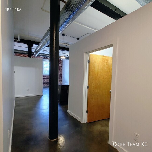 Building Photo - 204 Walnut St