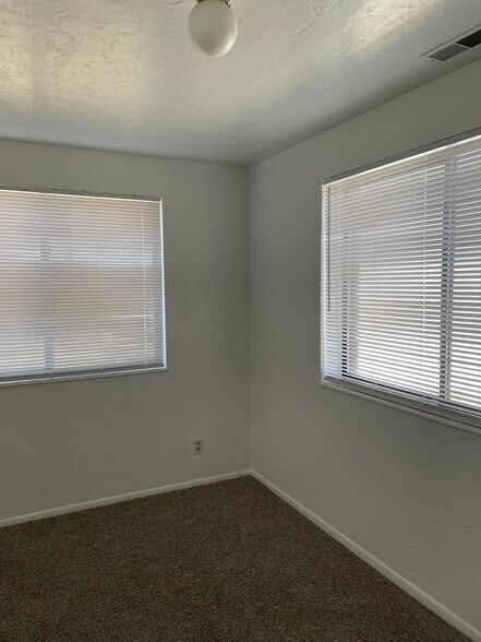Building Photo - 2894 S 625 W