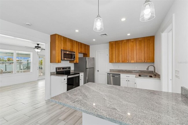 Building Photo - 8125 Bayshore Dr