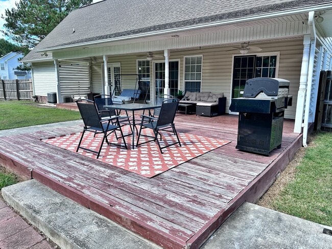 Building Photo - 304 Chisholm Trail