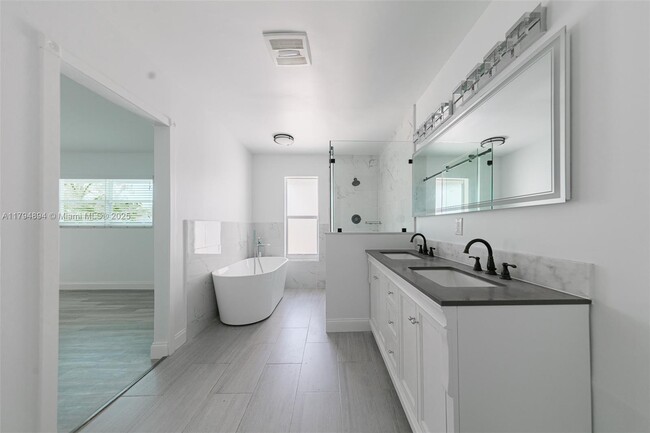Building Photo - 3401 SW 141st Ave