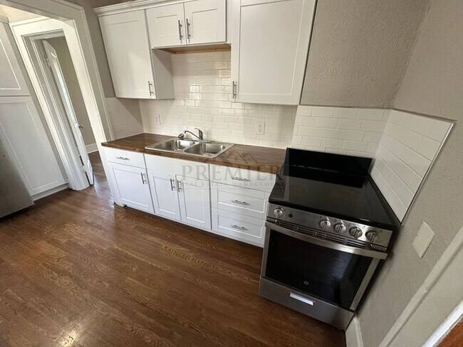 Building Photo - 5421 Lydia Ave