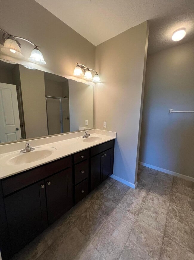 Building Photo - 3203 Rossmore Cir